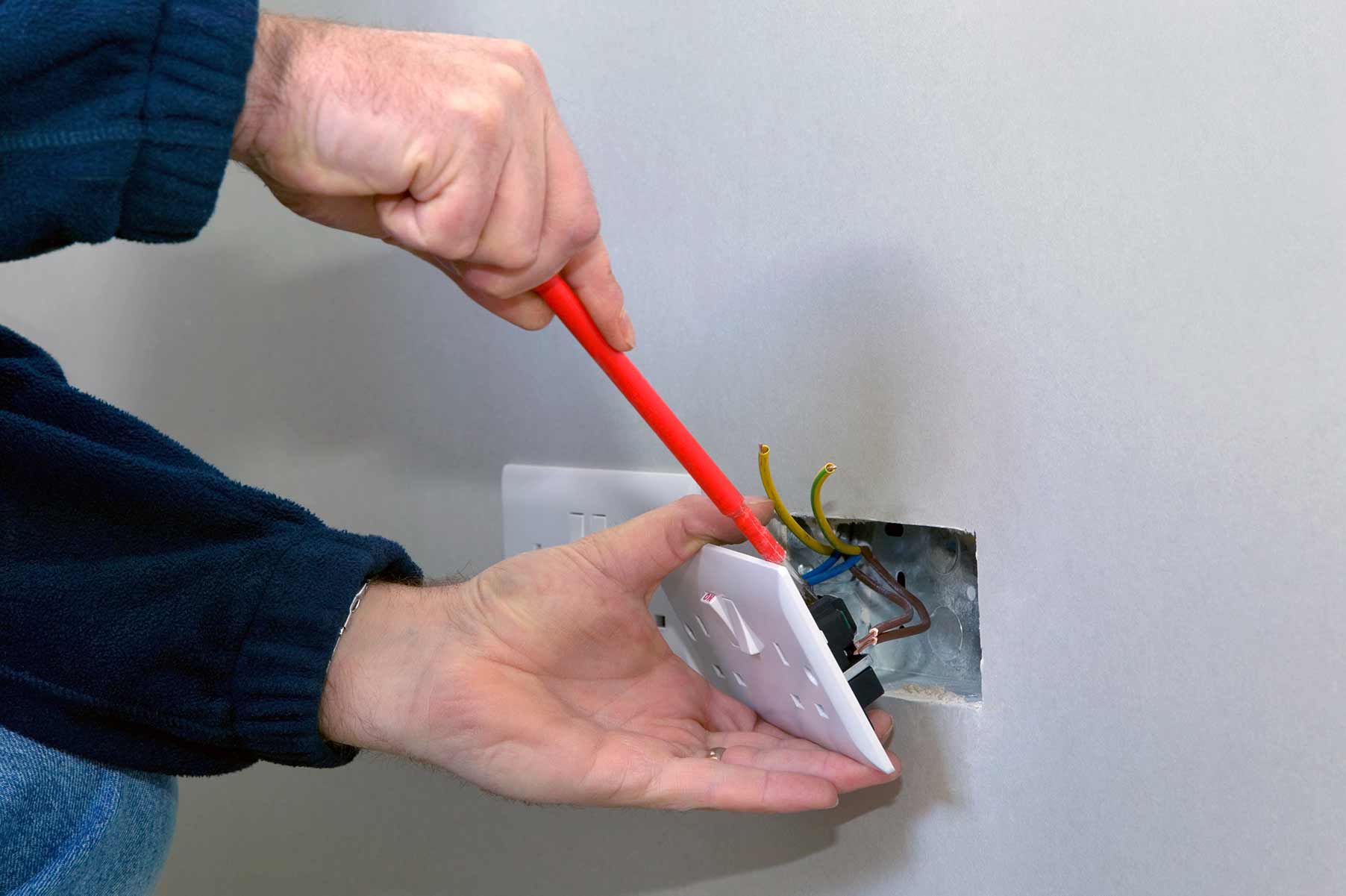 Our electricians can install plug sockets for domestic and commercial proeprties in Exeter and the local area. 